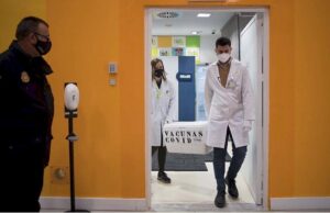 Crece la tensión en Europa por la demora en los envíos de vacunas contra el coronavirus