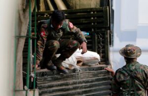 Ejército toma el control de Birmania; arrestan a políticos y a una Nobel de la Paz