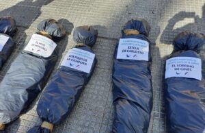 Solicitan investigar a referentes de JxC por la colocación de bolsas mortuorias en Casa Rosada