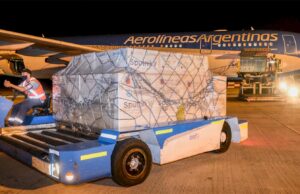 La Argentina recibió 800.000 vacunas, el mayor cargamento de “Sputnik V”