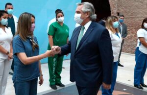 El Gobierno Nacional otorgará un bono de 6500 pesos por tres meses a trabajadores de salud