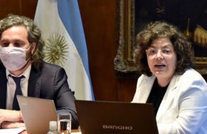 El jefe de Gabinete, Santiago Cafiero, y la ministra de Salud, Carla Vizzotti, estarán presentes en Ezeiza
