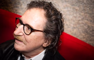 Charly García presenta una evolución positiva luego de su cirugía renal