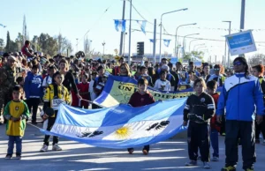 Invitan al desfile cívico-militar por el Día de la Independencia