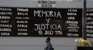 Caso AMIA: la Justicia procesó a ocho iraníes y libaneses señalados por intervenir en el atentado
