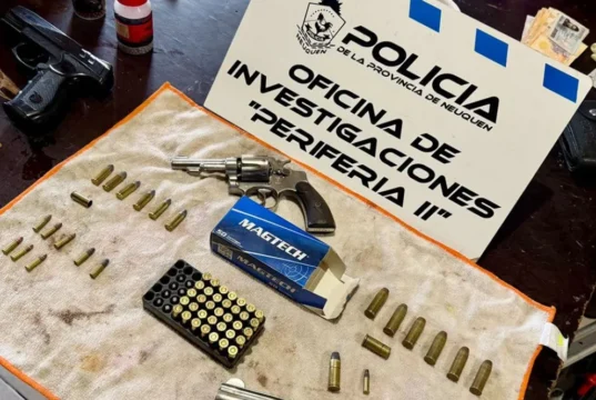 El narcotráfico se combate en toda la provincia: armas y droga secuestradas en Zapala