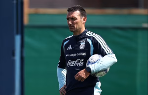 Scaloni todavía no define su futuro al frente de la Selección y aseguró que quiere hablar con Tapia
