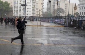 Tensión y enfrentamientos en la Marcha Federal Universitaria